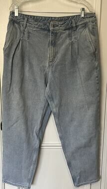 MICHAEL KORS High Rise Pleated Front Tapered Jeans Light Wash Denim Women  14